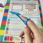 Ramka do nauki czytania , skupienia nad wierszami tekstu. - 2